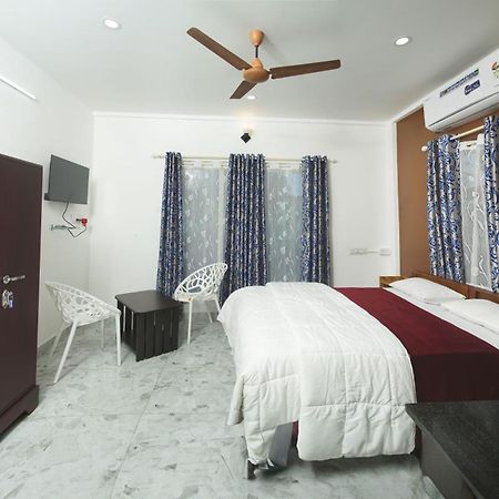 Hotel M M Residency Kochi Exterior foto